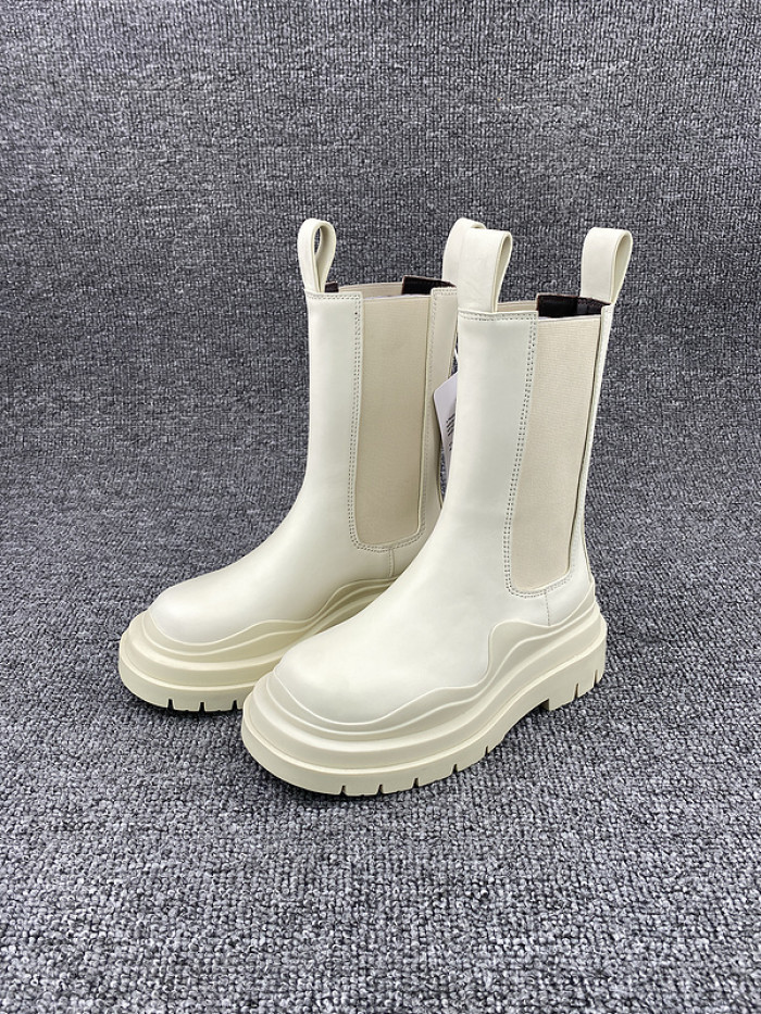Bo*te*ga ve*ne*ta chelsea tire leather high boot