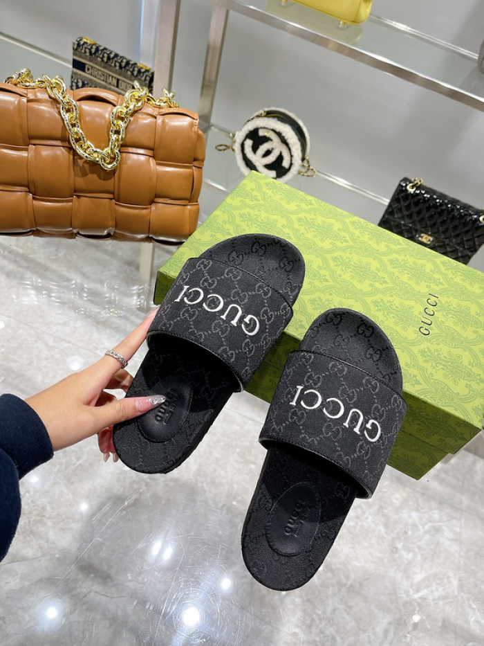 GCI GG Slide Sandal