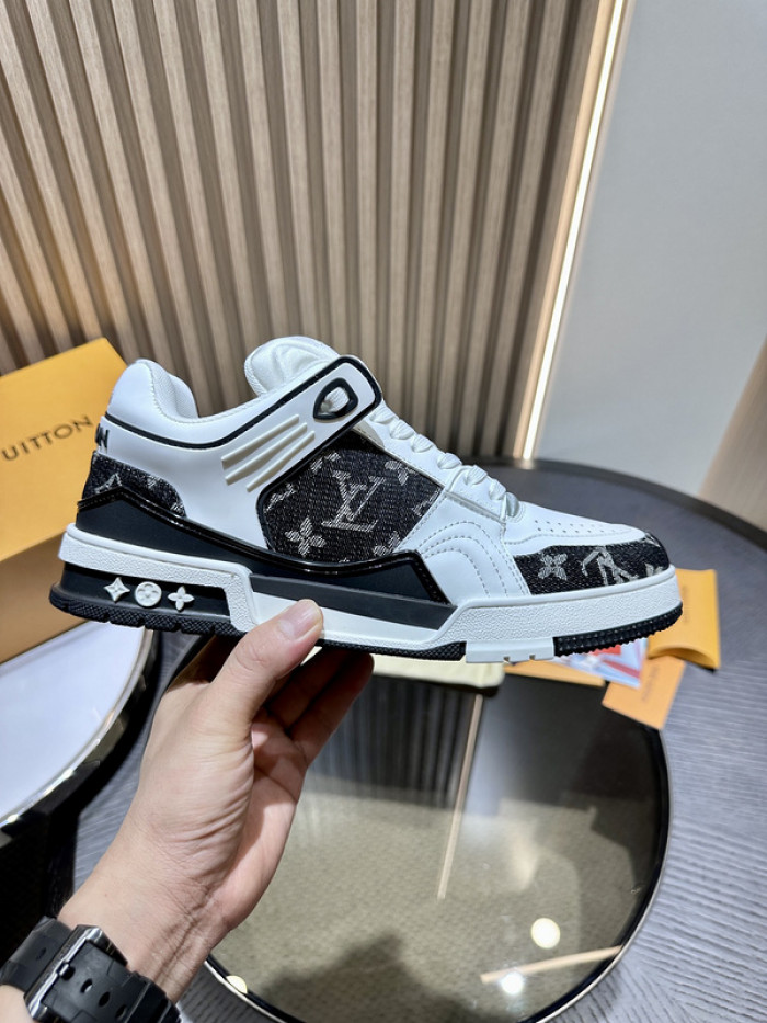 LUSV SNEAKERS