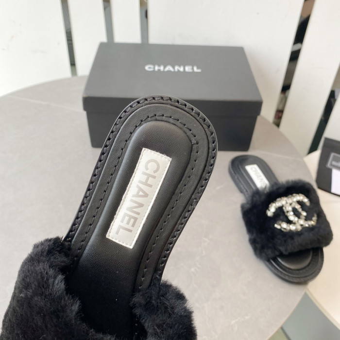 CN Slide Sandal