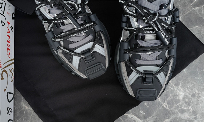 DG SNEAKER
