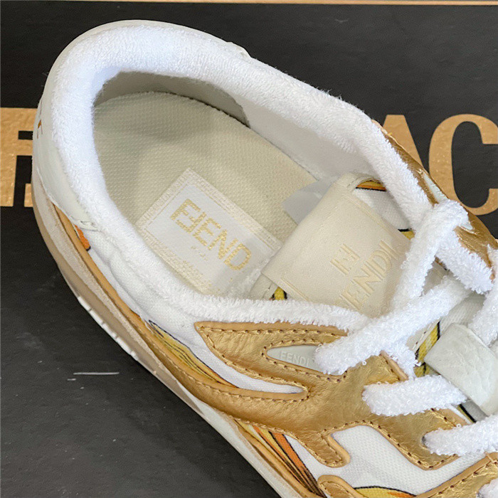 VRCE Sneaker