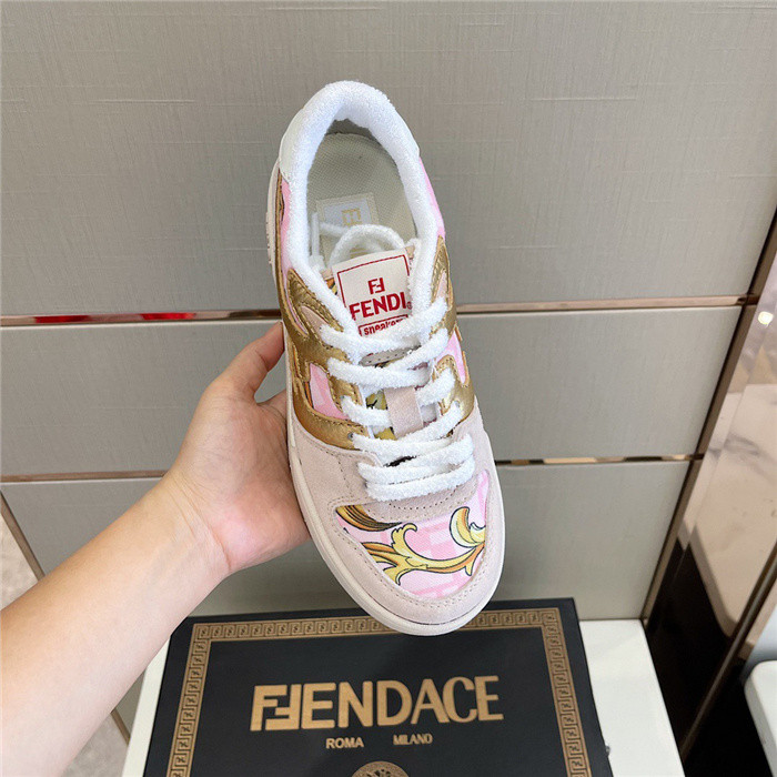 VRCE Sneaker