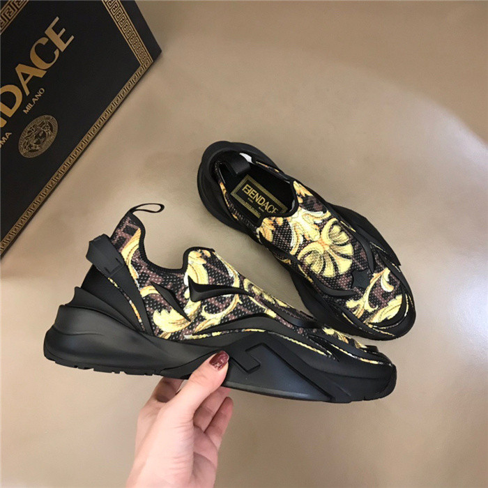 VRCE Sneaker