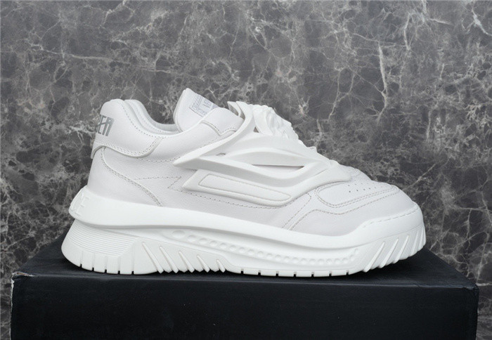 VRCE Sneaker