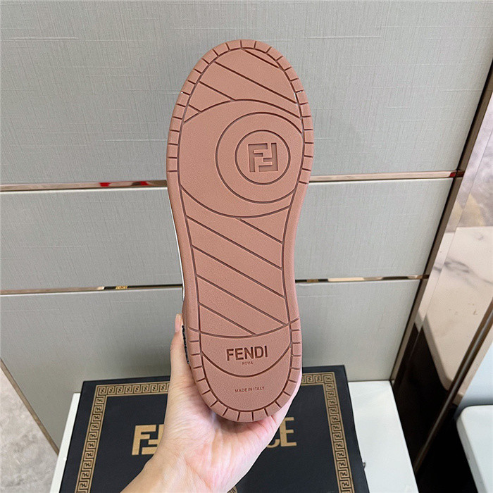 VRCE Sneaker