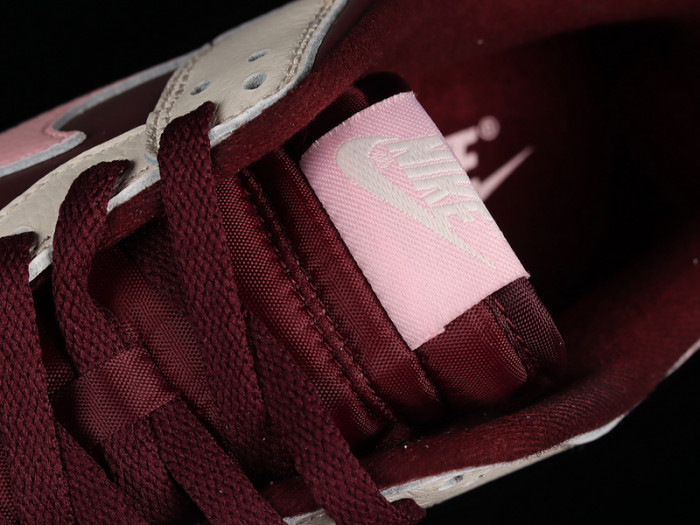Nike Dunk Low "Valentine
