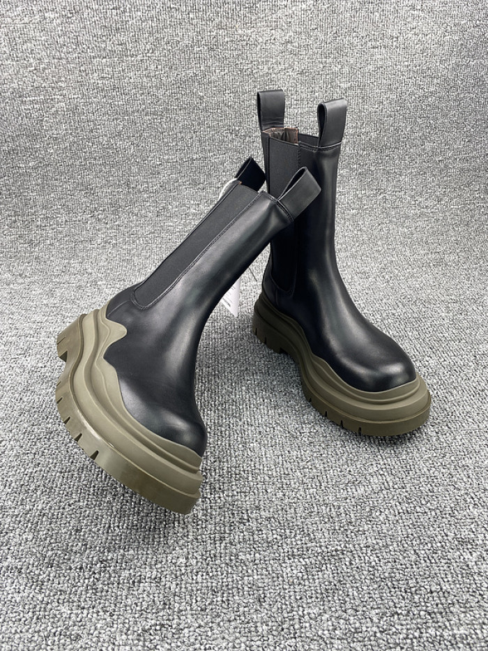 Bo*te*ga ve*ne*ta chelsea tire leather high boot