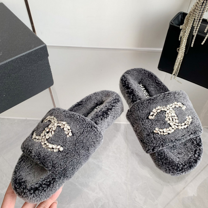 CN Slide Sandal