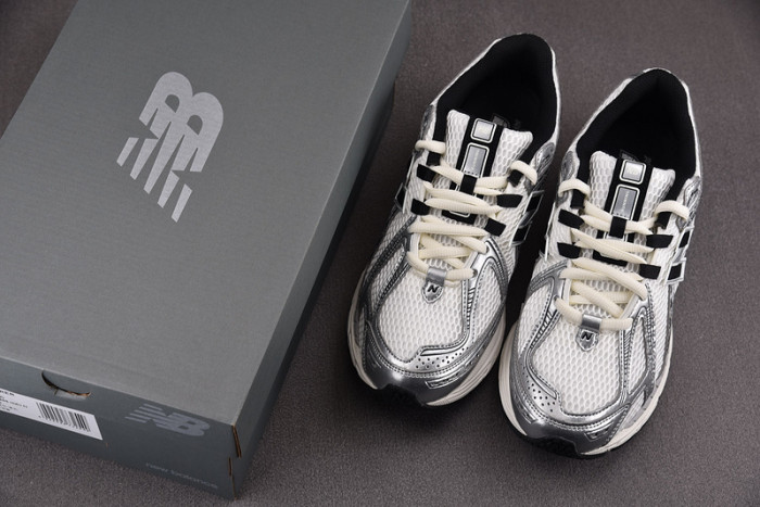 New Balance 1906R Silver Metallic Black M1906RER