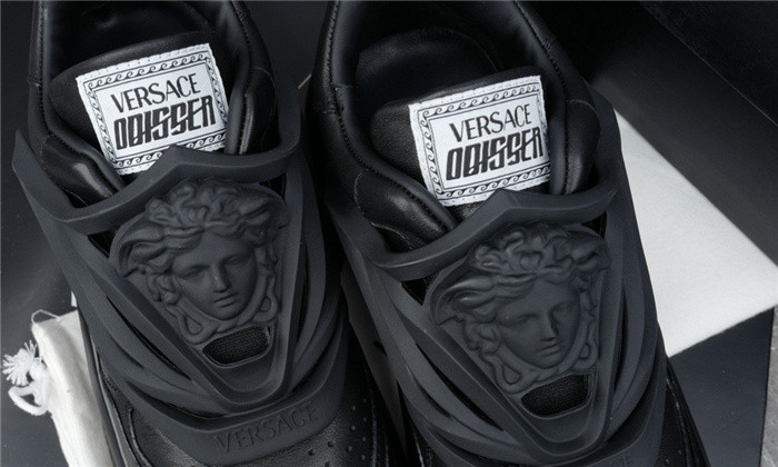 VRCE Sneaker