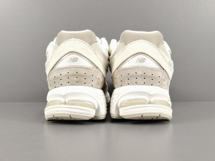 New Balance 2002R 