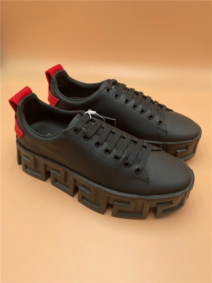 VRCE Sneaker