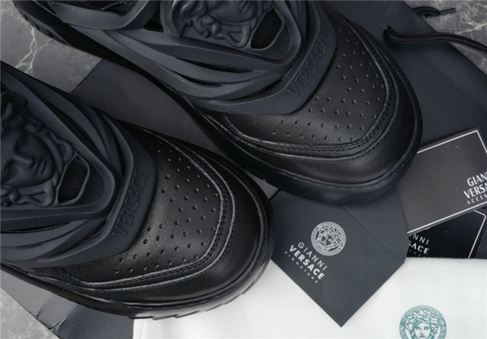 VRCE Sneaker
