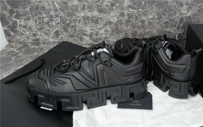VRCE Sneaker