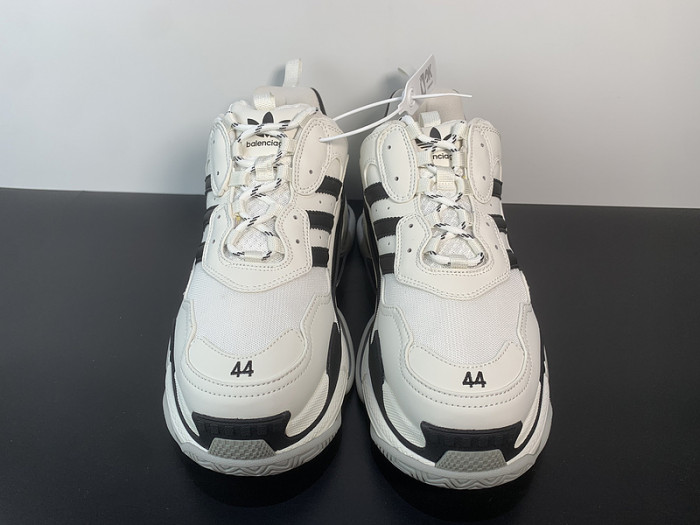 BALCIA TRIPLE S SNEAKER