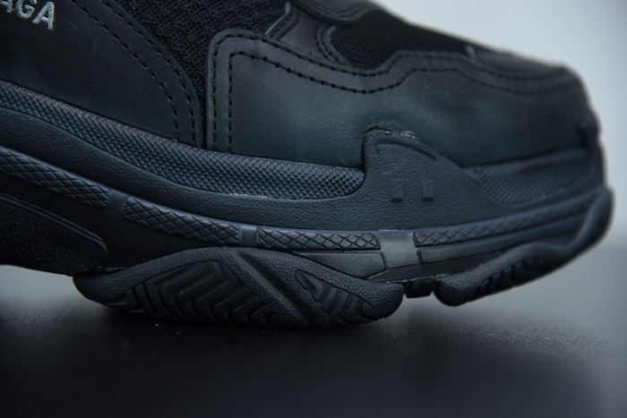 BALCIA Triple S Sneaker