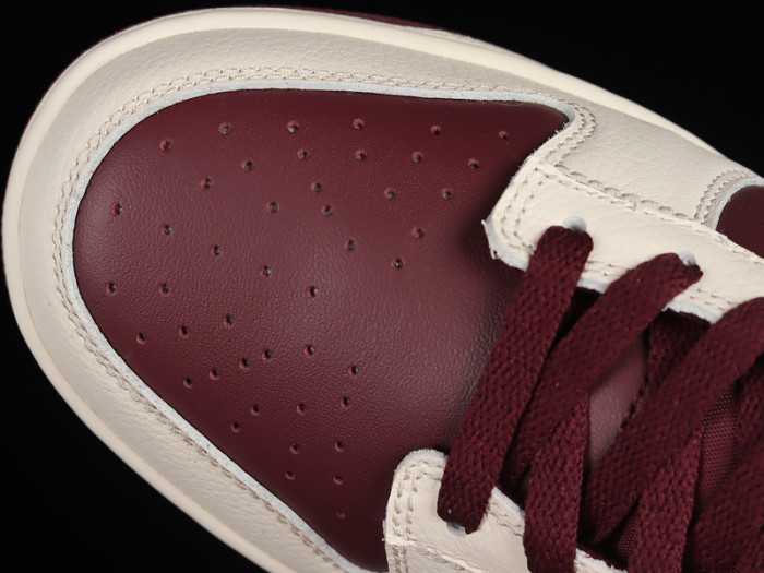 Nike Dunk Low "Valentine
