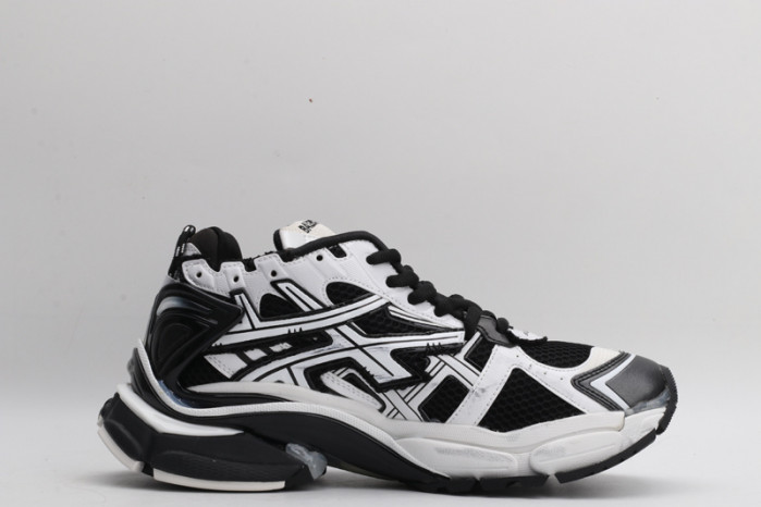 BALCIA RUNNER SNEAKER