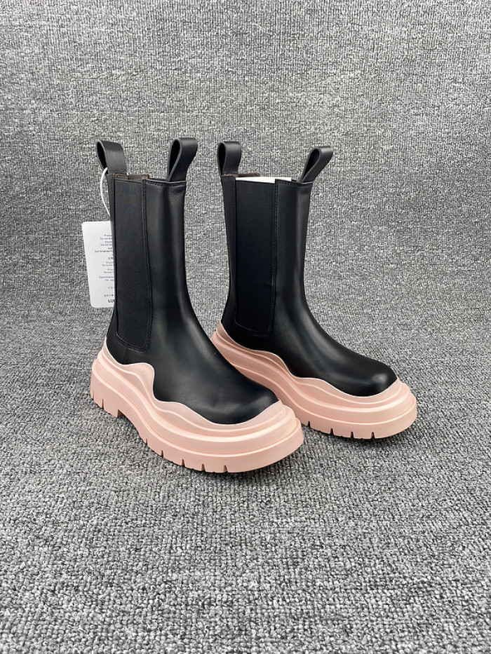 Bo*te*ga ve*ne*ta chelsea tire leather high boot