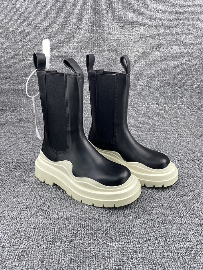 Bo*te*ga ve*ne*ta chelsea tire leather high boot