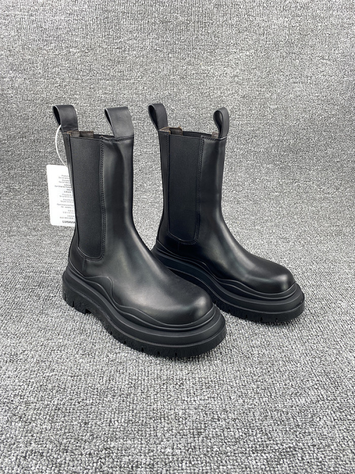 Bo*te*ga ve*ne*ta chelsea tire leather high boot