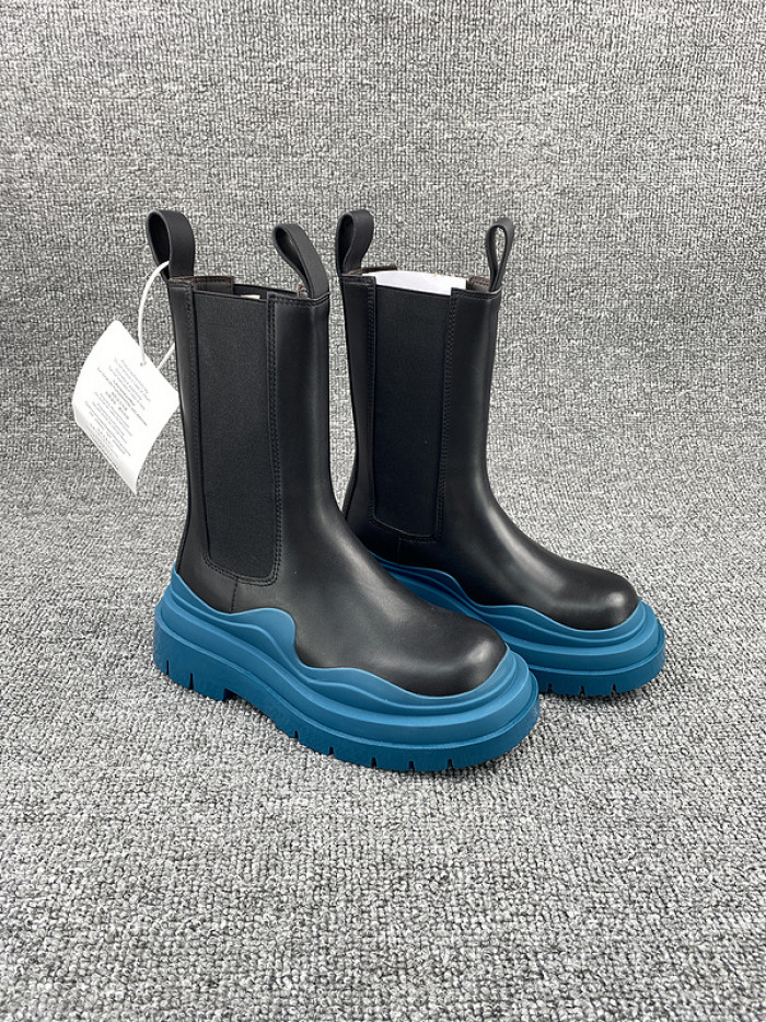 Bo*te*ga ve*ne*ta chelsea tire leather high boot