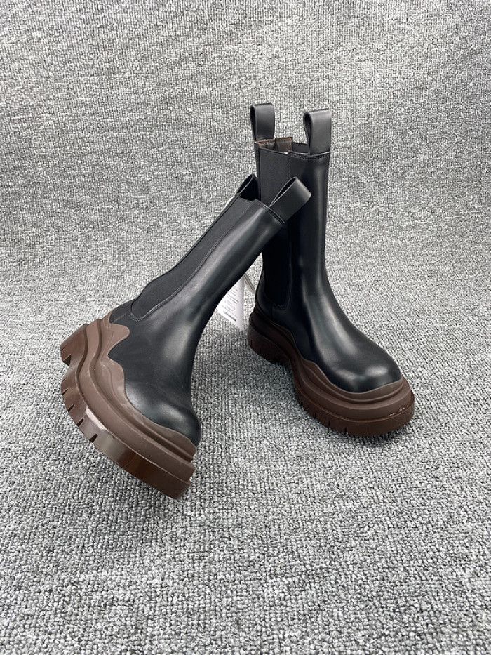 Bo*te*ga ve*ne*ta chelsea tire leather high boot