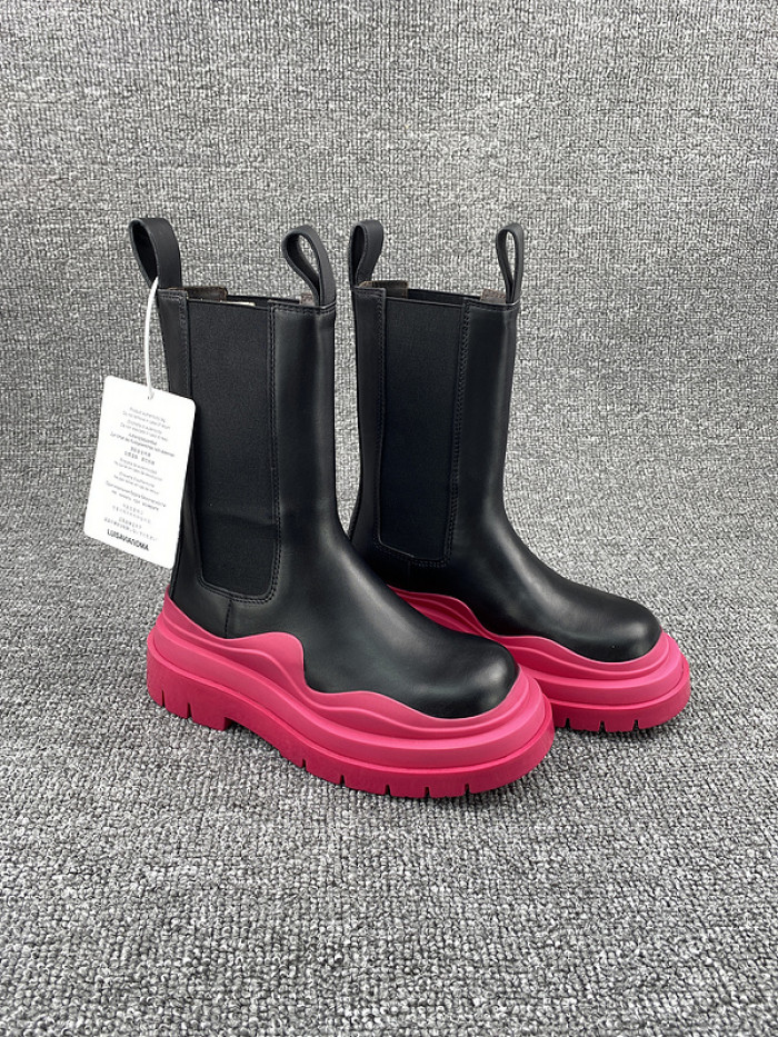 Bo*te*ga ve*ne*ta chelsea tire leather high boot