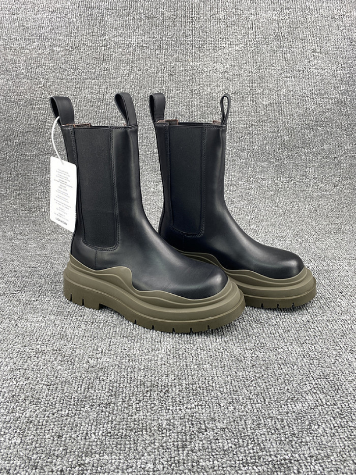 Bo*te*ga ve*ne*ta chelsea tire leather high boot