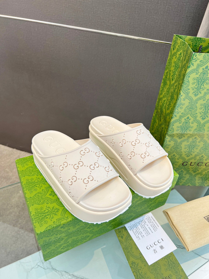 GCI GG Slide Sandal