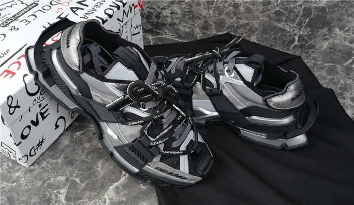 DG SNEAKER