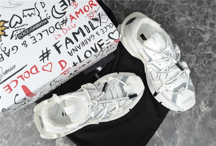 DG SNEAKER