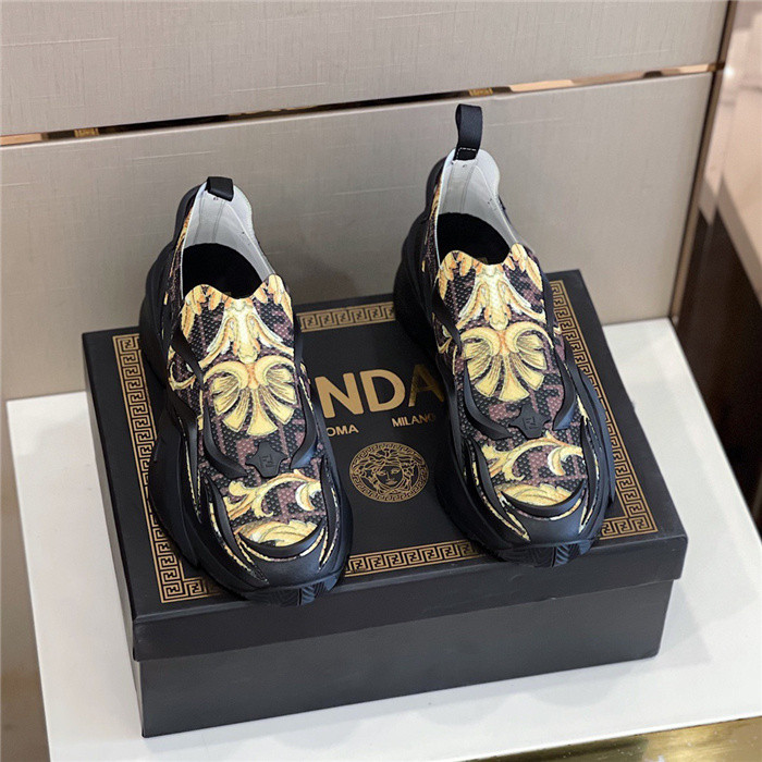 VRCE Sneaker