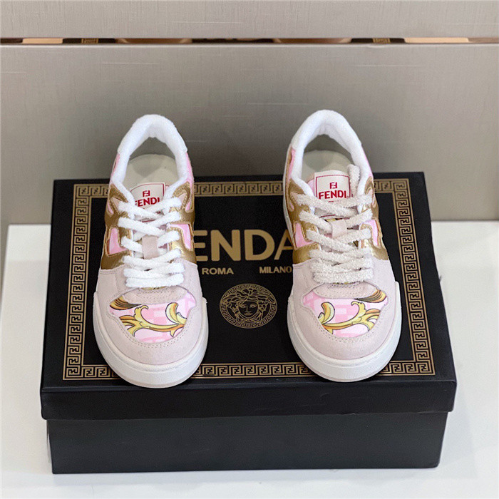 VRCE Sneaker