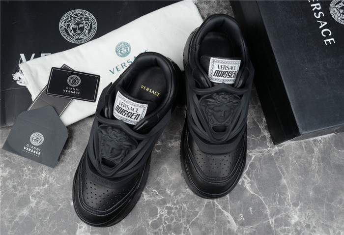 VRCE Sneaker