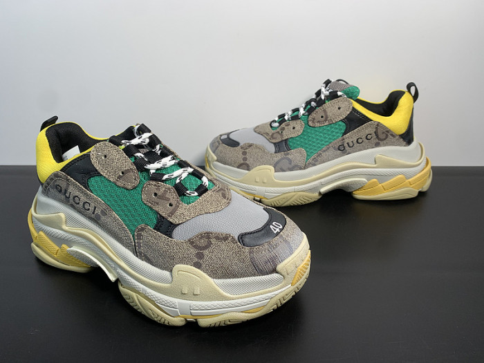 BALCIA TRIPLE S SNEAKER