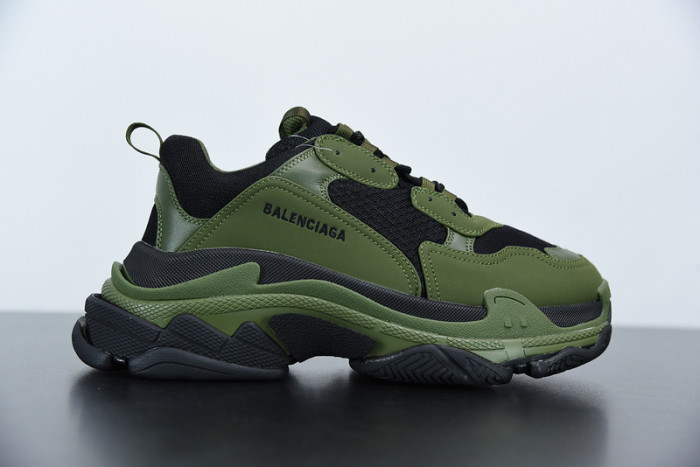BALCIA Triple S Sneaker