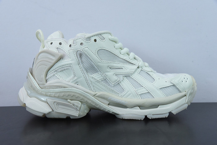 BALCIA RUNNER SNEAKER