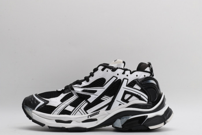 BALCIA RUNNER SNEAKER