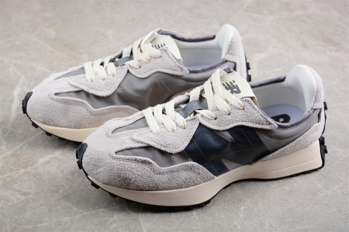 New Balance 327 