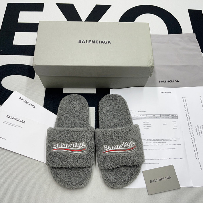 BALCIA FURRY SLIDES