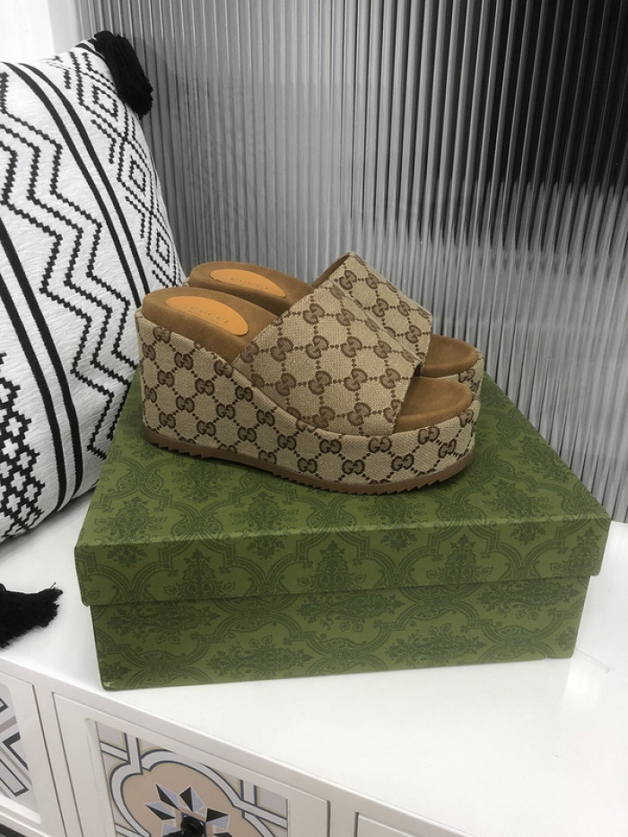 GCI GG Slide Sandal