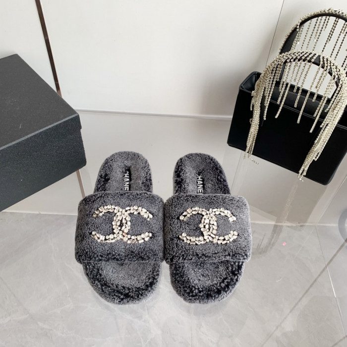 CN Slide Sandal