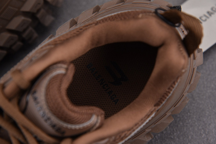BALCIA DEFENDER SNEAKER