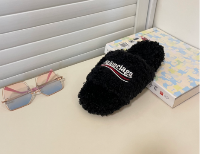 BALCIA Furry Slides